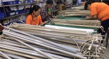 浙江樊總訂購光臣照明的LED線條燈準備出貨了