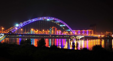 橋梁LED護欄燈，亮化城市命脈