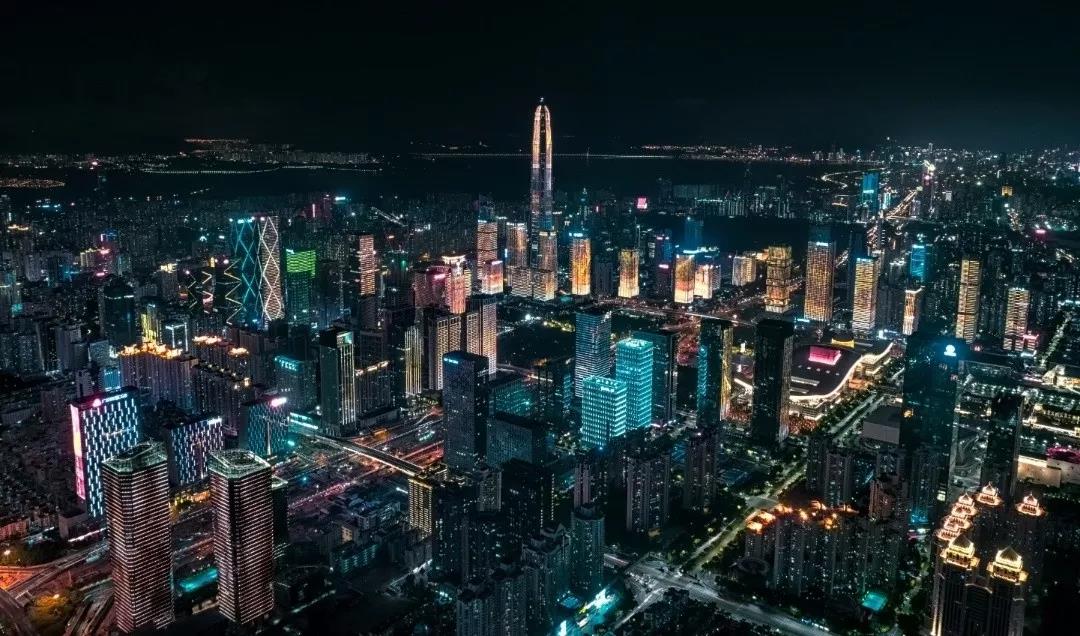 城市夜景亮化應有合理的設計和規劃，完善功能性